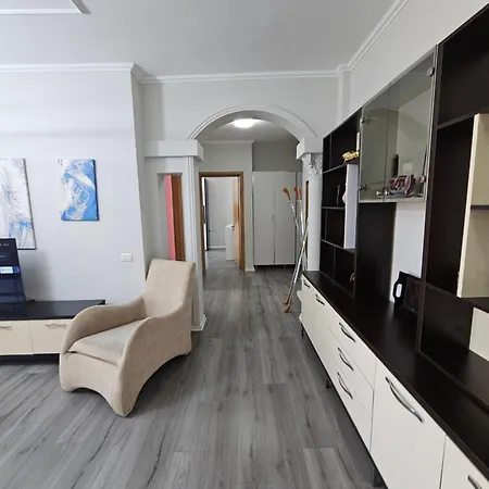 Xplore Xpress • Center Τίρανα